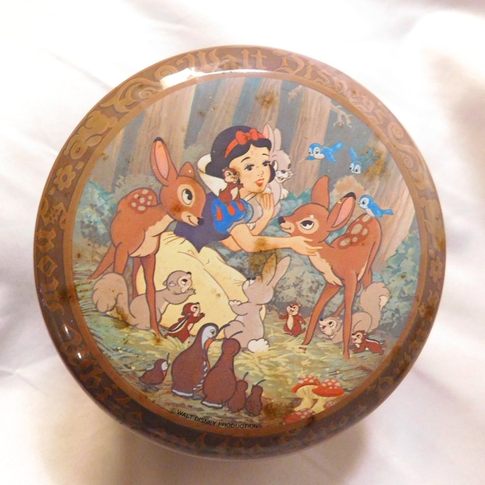Vintage Snow White and The Seven Dwarfs Candy Tin Container Disney Productions